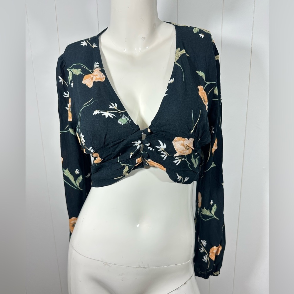 NEW Audrey3+1 Women Sz M Black Floral  Crop Blouse Casual Long Sleeve